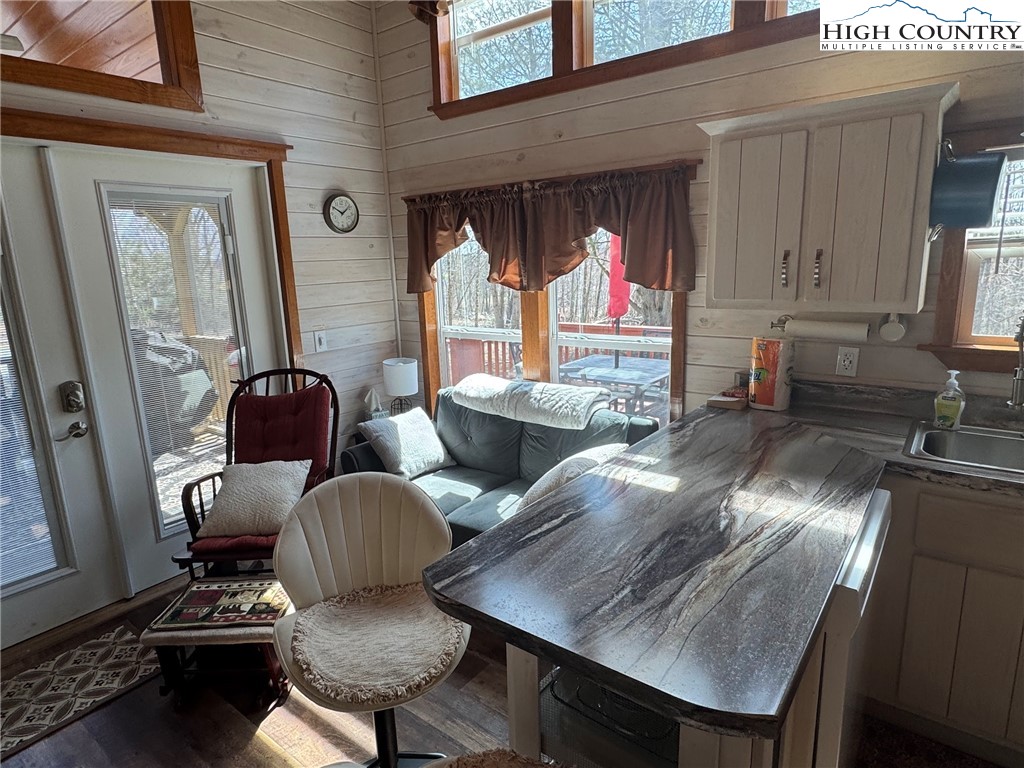 16226 Highlands Parkway