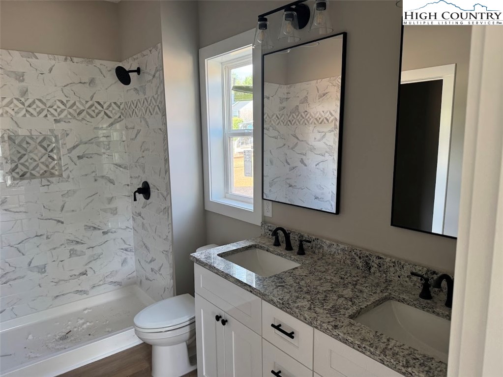 145 W Evergreen Street