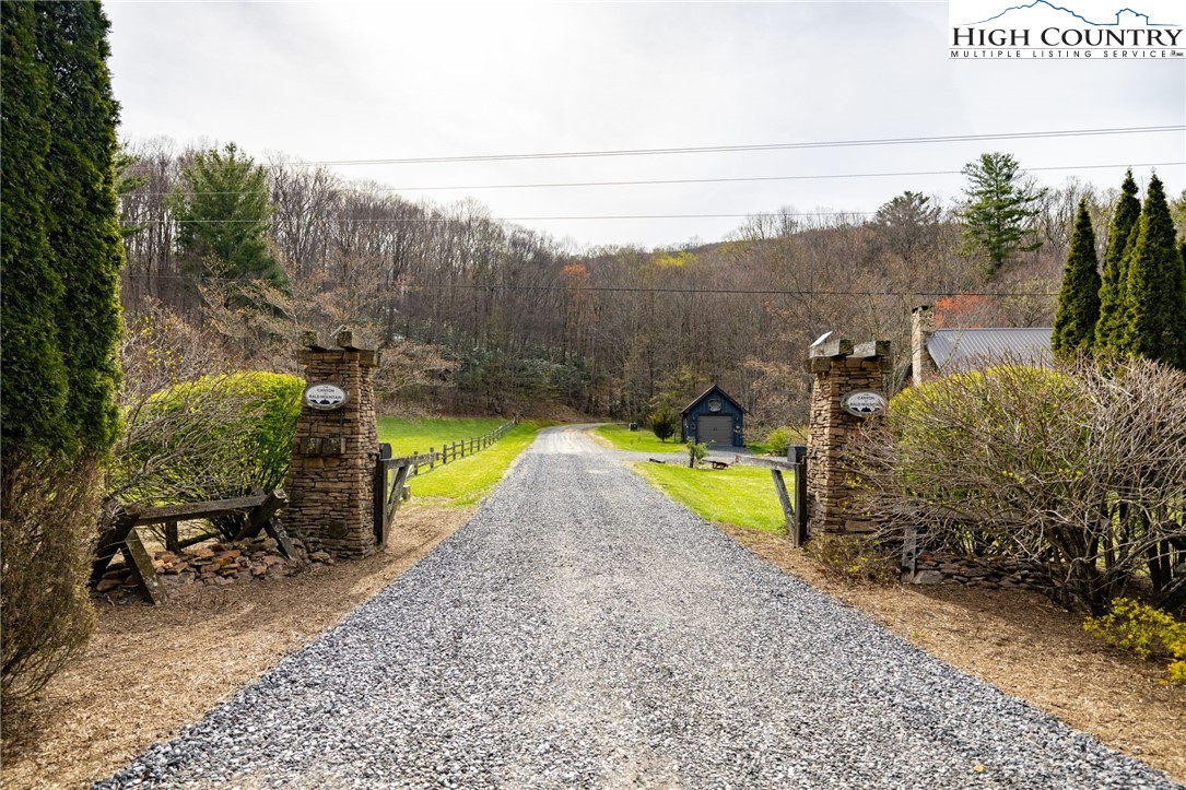 15 Bluff Canyon Drive