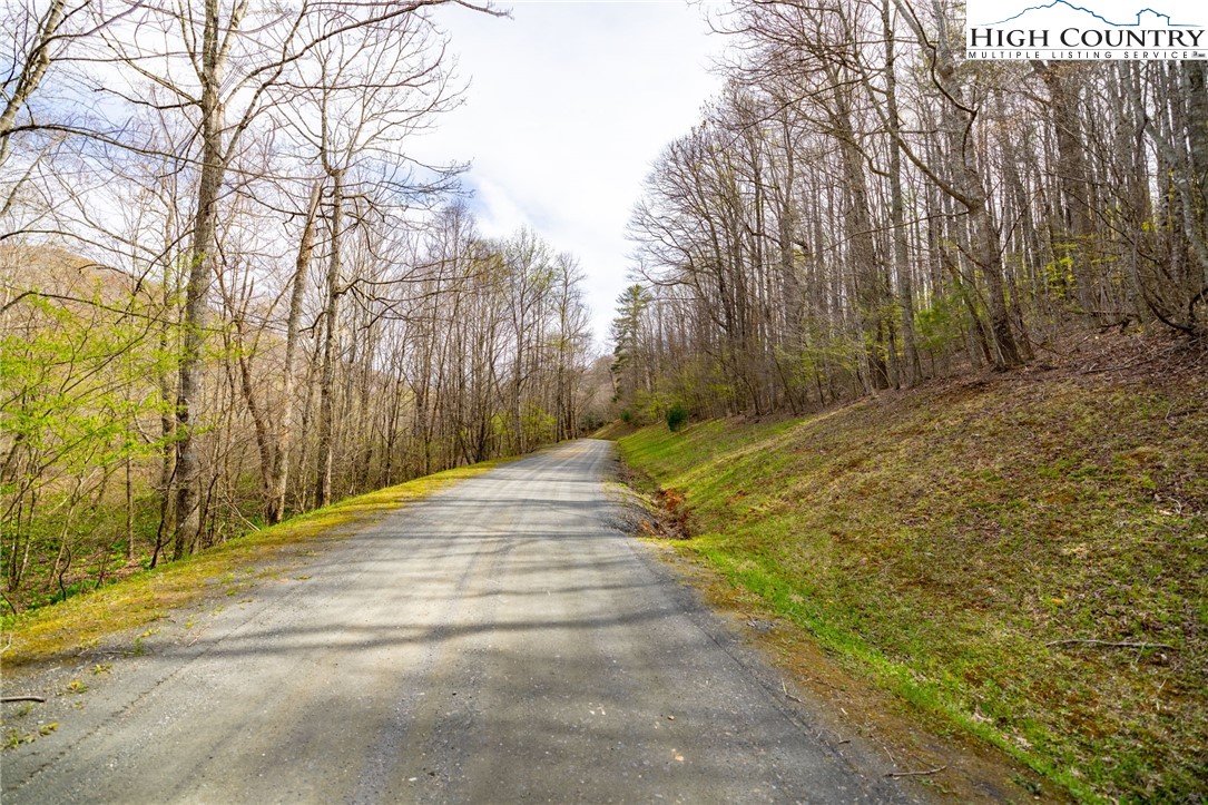 15 Bluff Canyon Drive