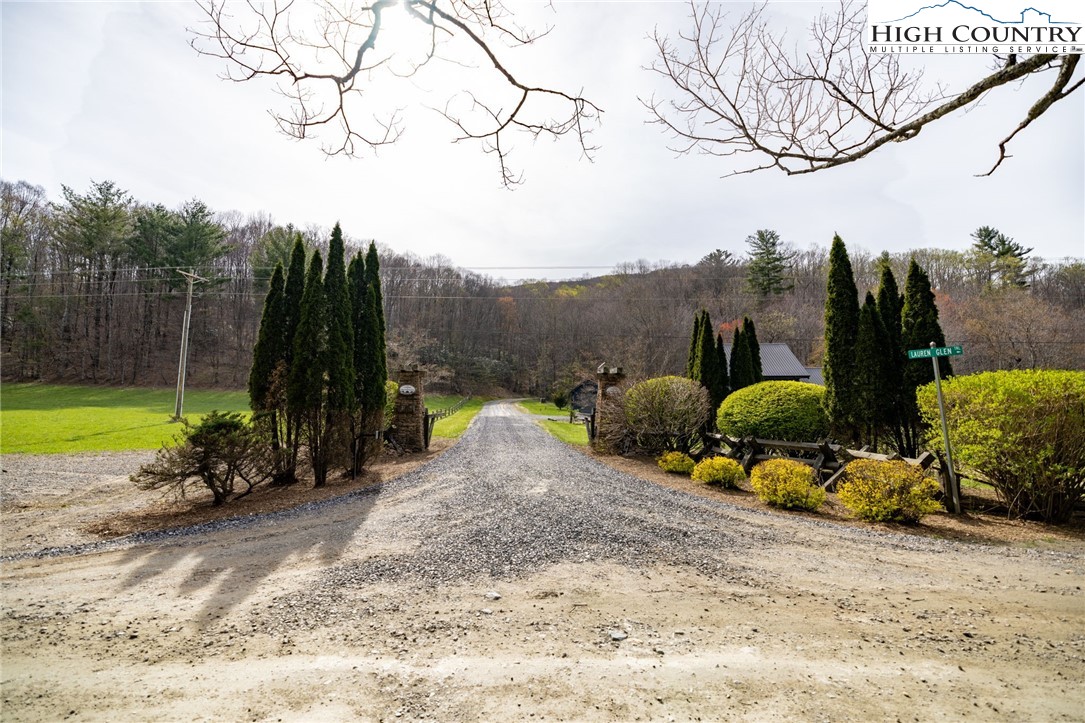 15 Bluff Canyon Drive