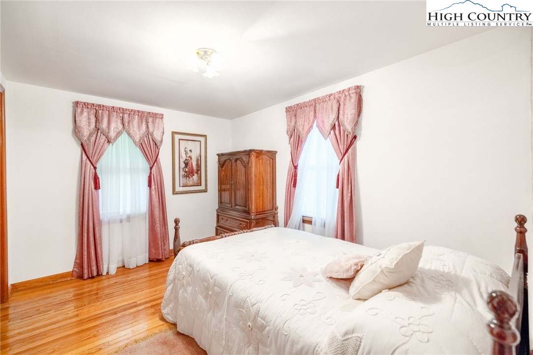 8693 Hwy 88 E Highway