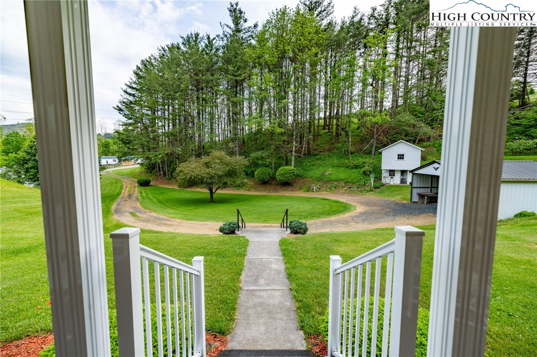 8693 Hwy 88 E Highway