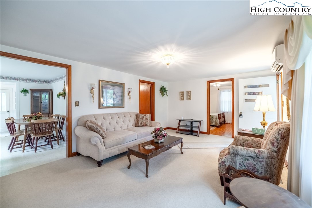 8693 Hwy 88 E Highway