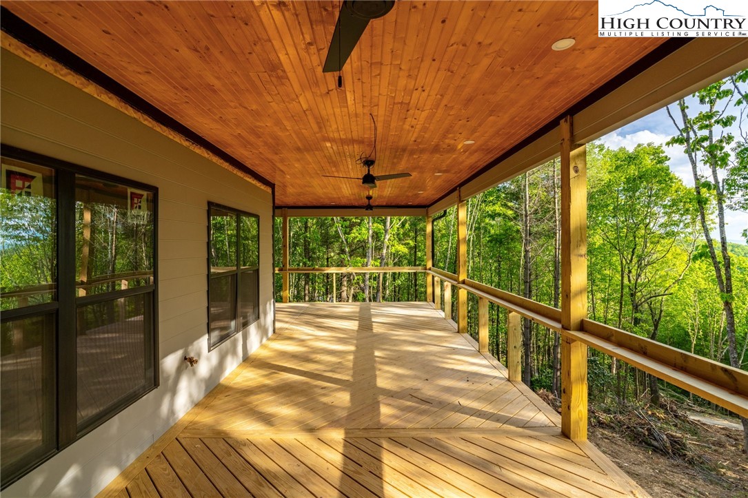 486 Noah's Ridge