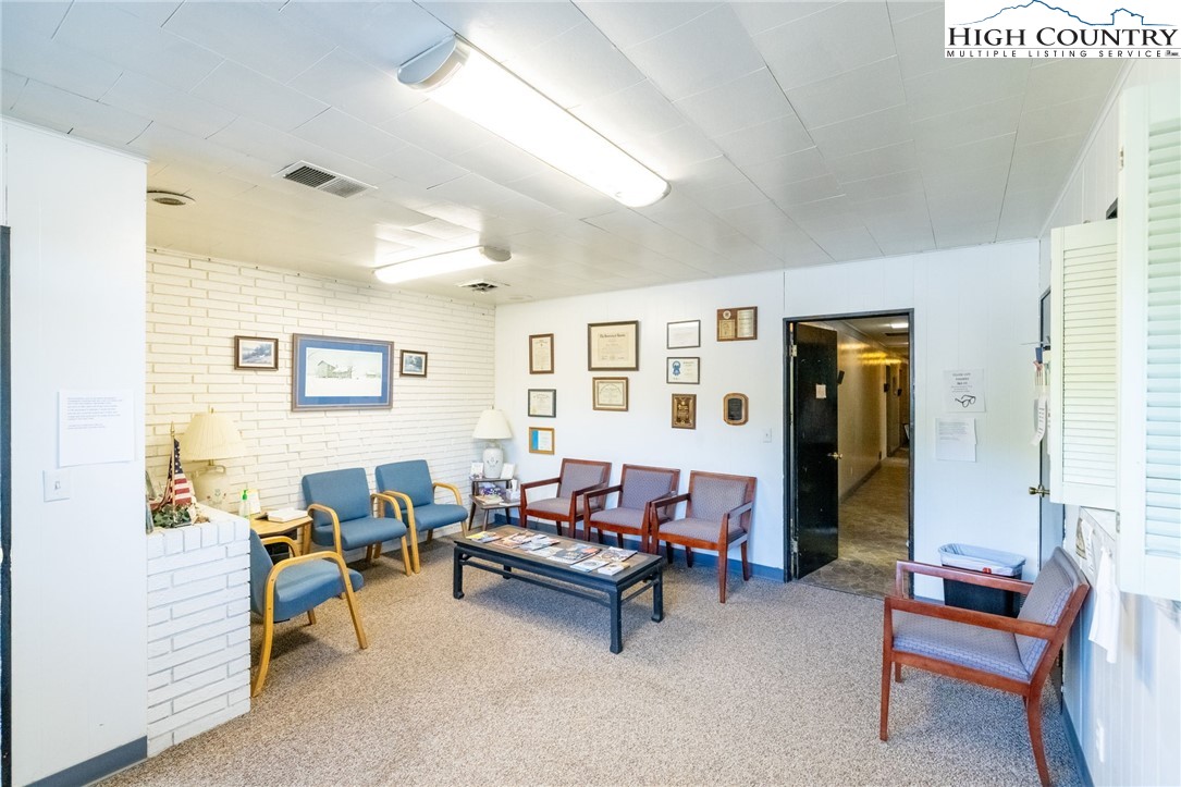 304/306 S Jefferson Avenue