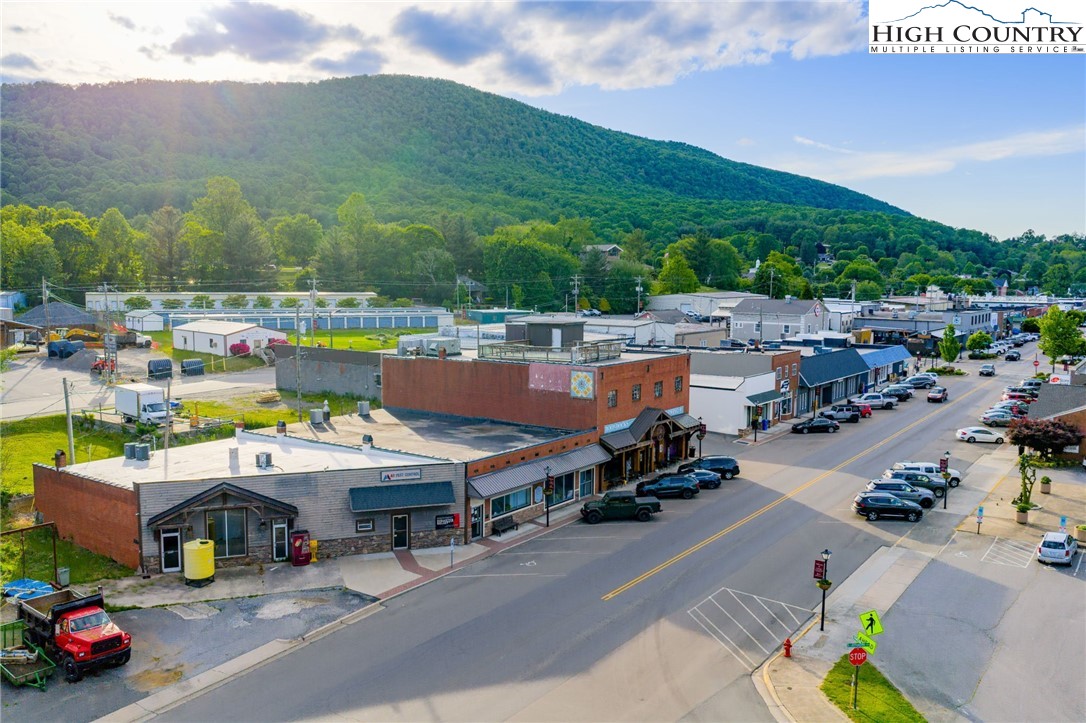 304/306 S Jefferson Avenue