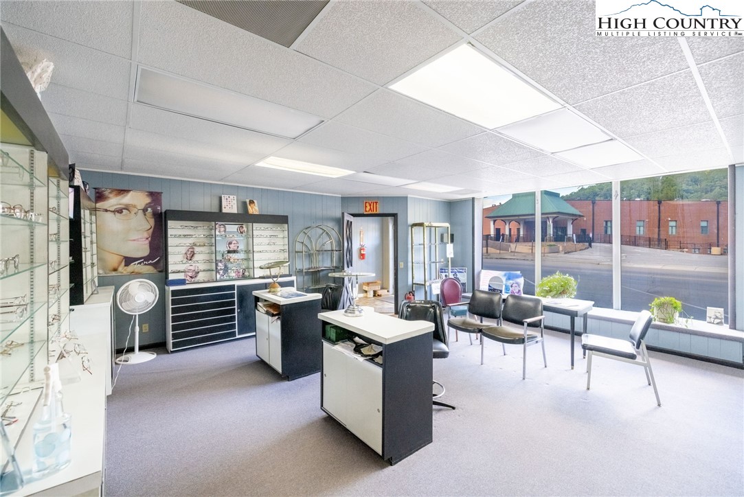 304/306 S Jefferson Avenue