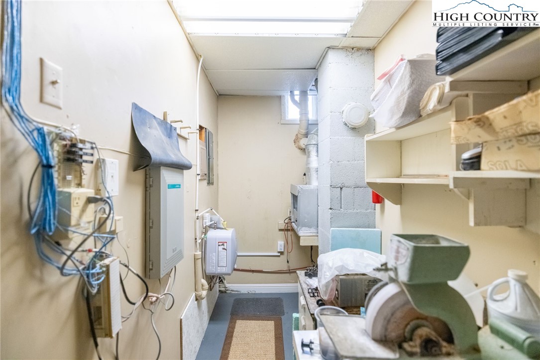 304/306 S Jefferson Avenue