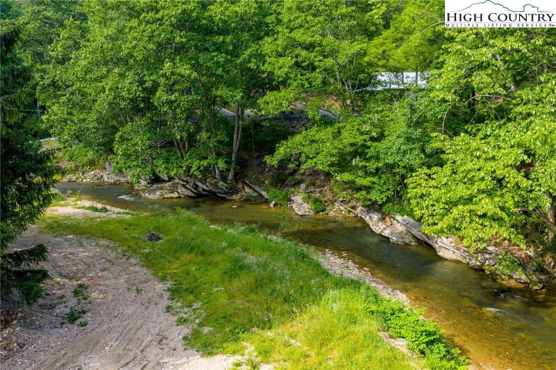 1369 Anderson Hill Road