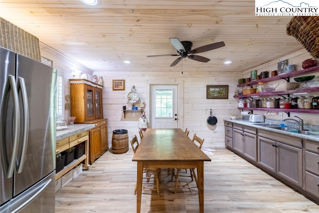 1369 Anderson Hill Road