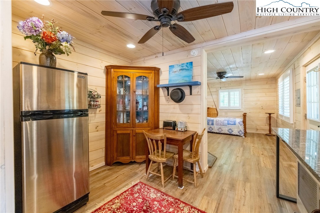 1369 Anderson Hill Road