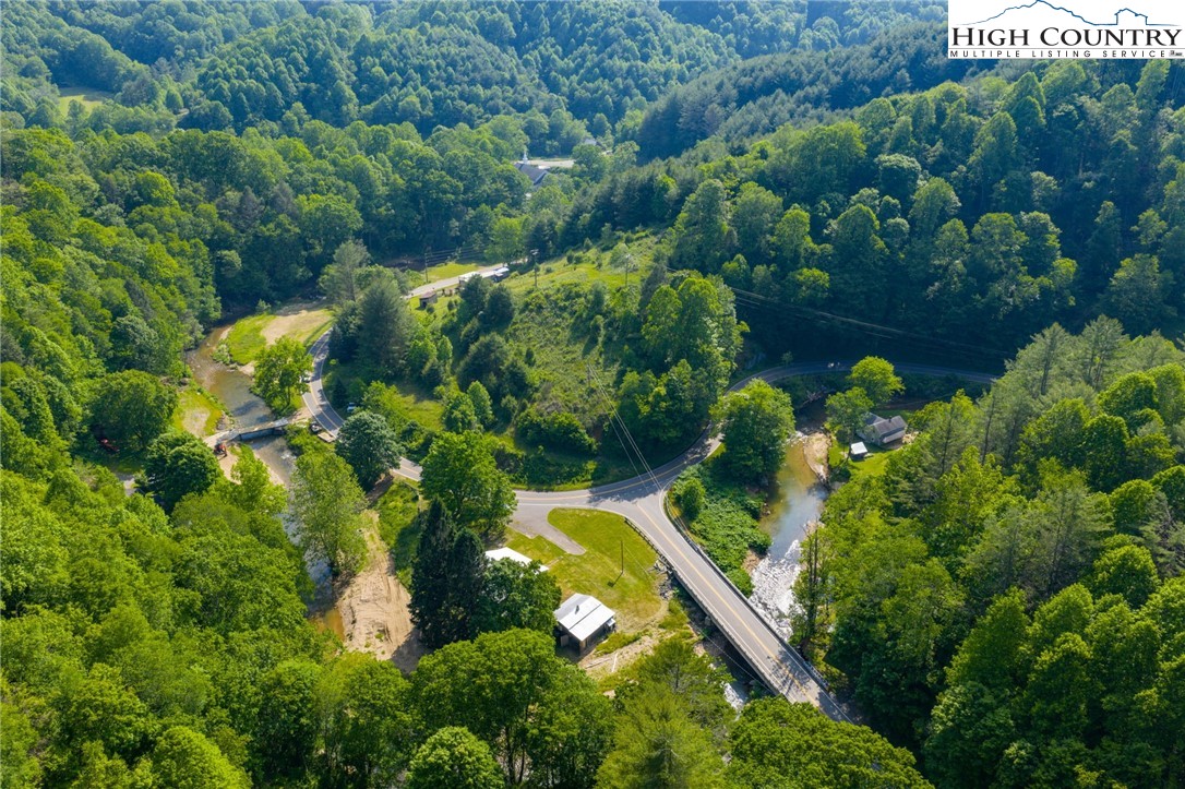 1369 Anderson Hill Road