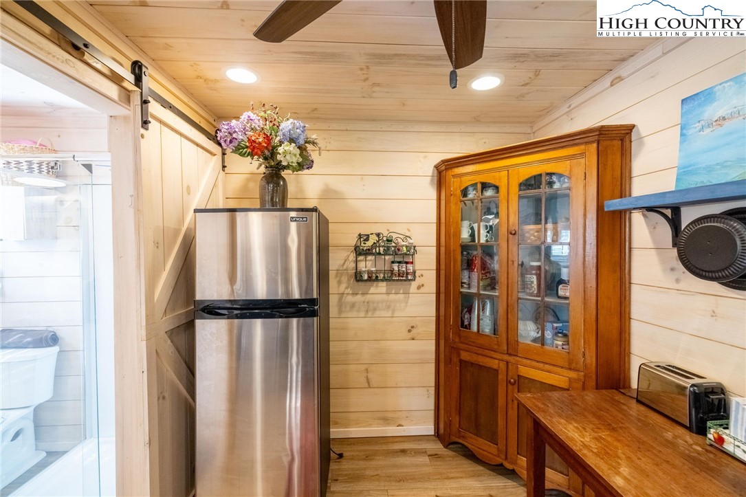 1369 Anderson Hill Road