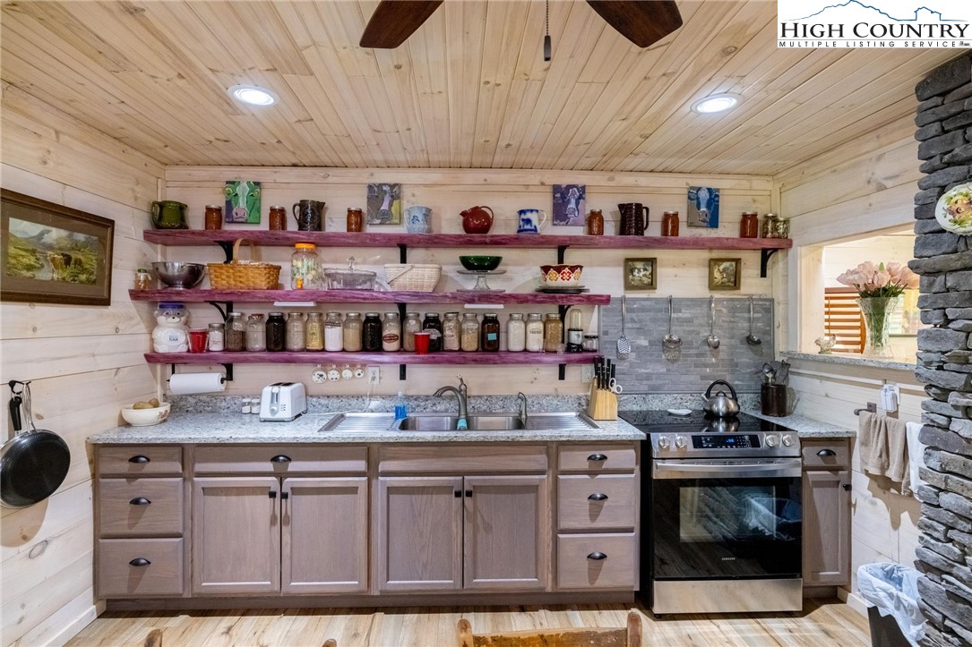 1369 Anderson Hill Road