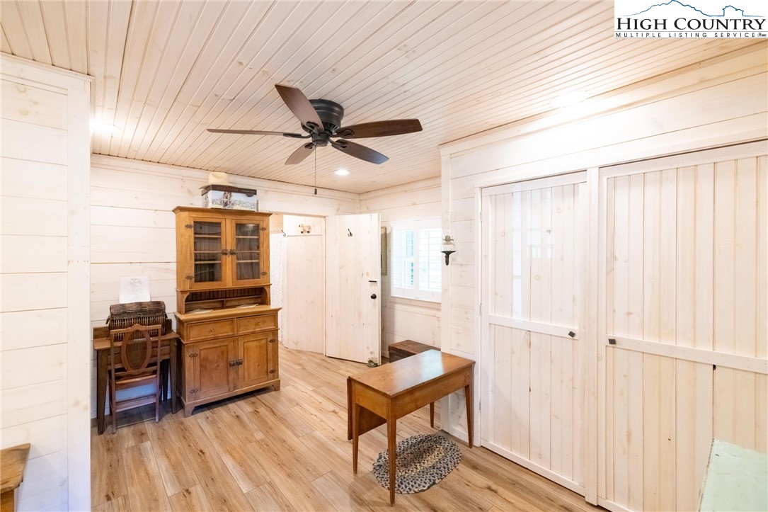 1369 Anderson Hill Road