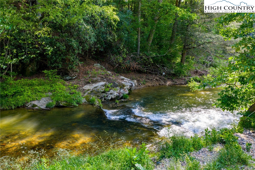 1369 Anderson Hill Road