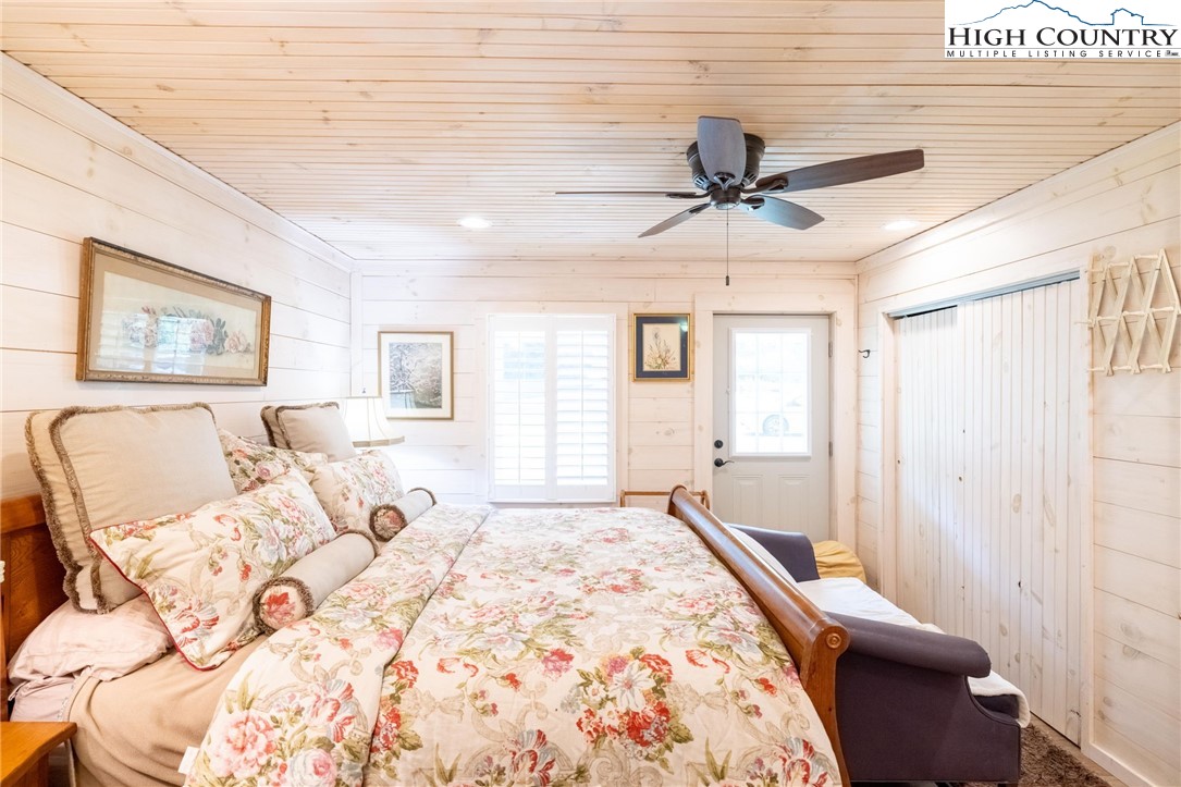 1369 Anderson Hill Road