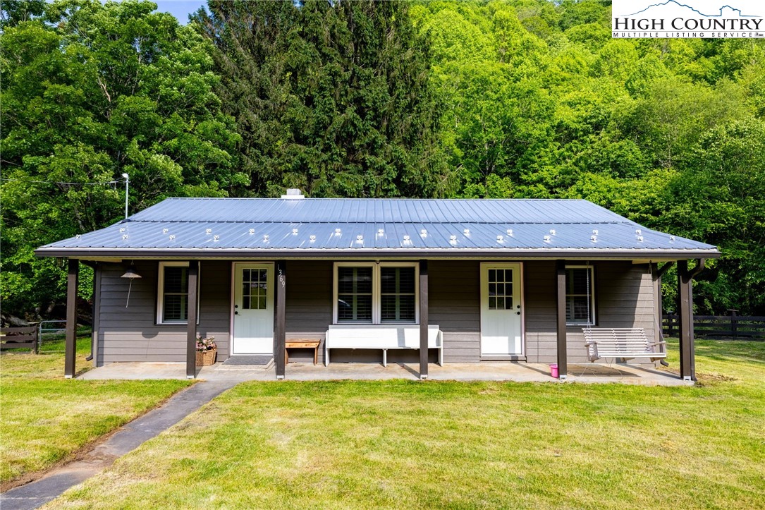 1369 Anderson Hill Road