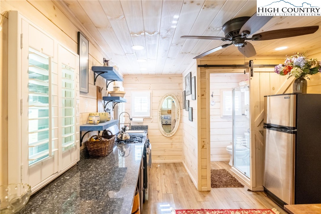 1369 Anderson Hill Road