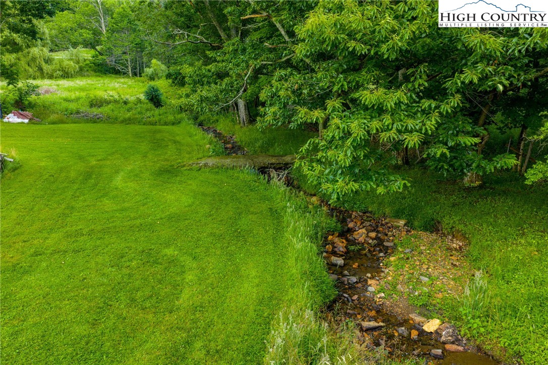 201 W Laurel Knob Road
