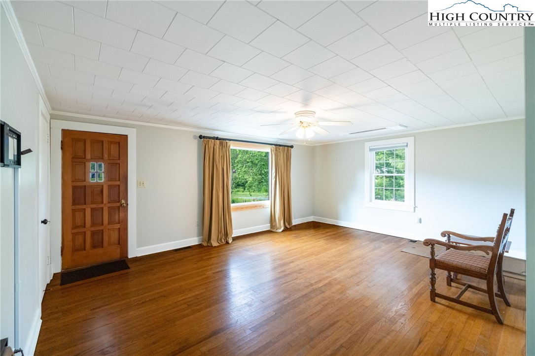 201 W Laurel Knob Road