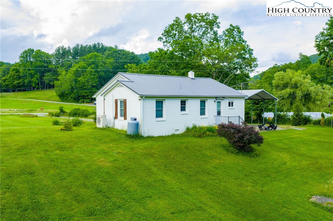 201 W Laurel Knob Road