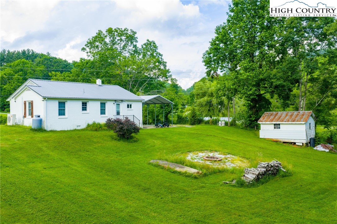 201 W Laurel Knob Road