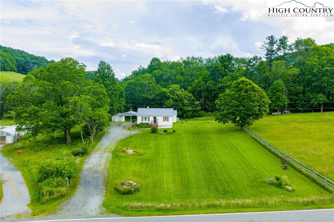 201 W Laurel Knob Road