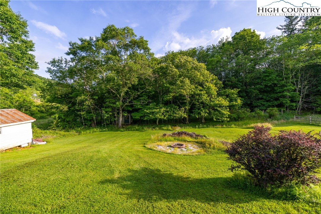 201 W Laurel Knob Road