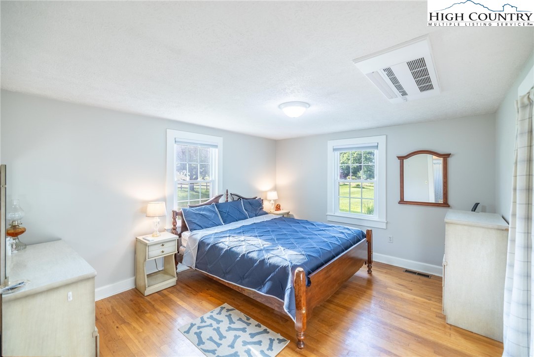 201 W Laurel Knob Road