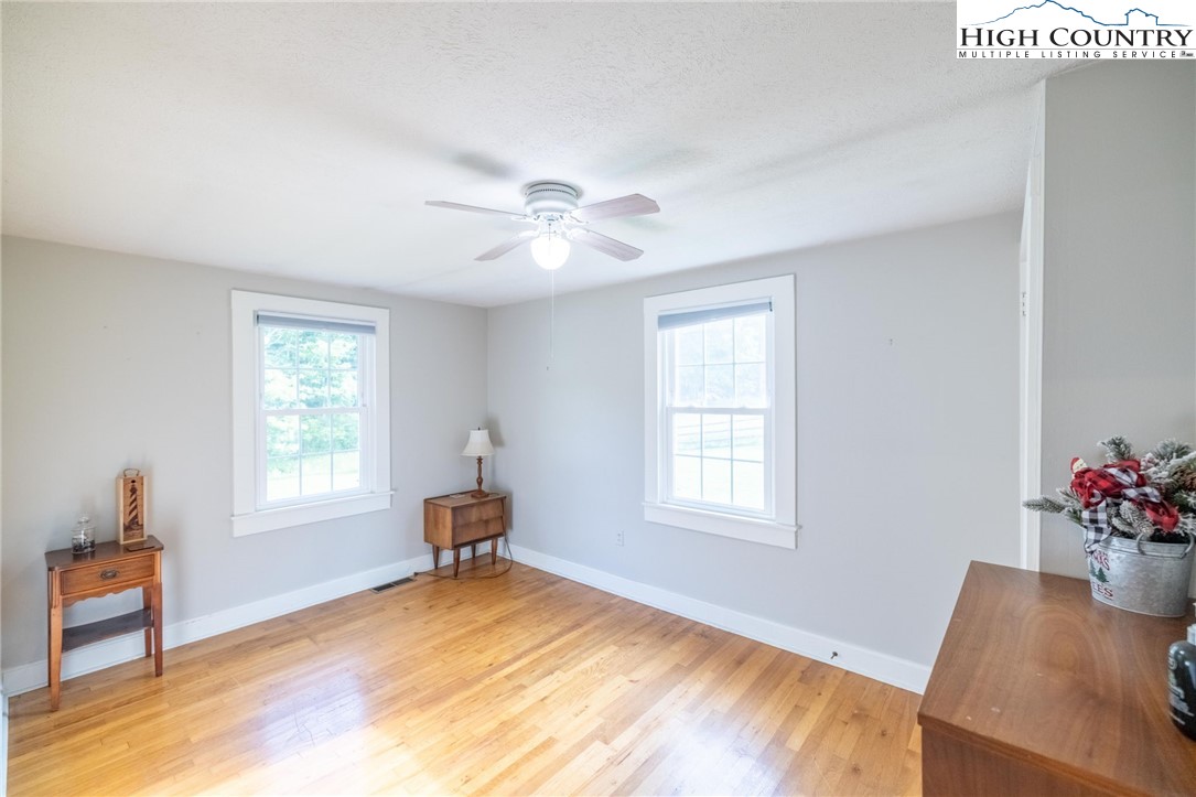 201 W Laurel Knob Road