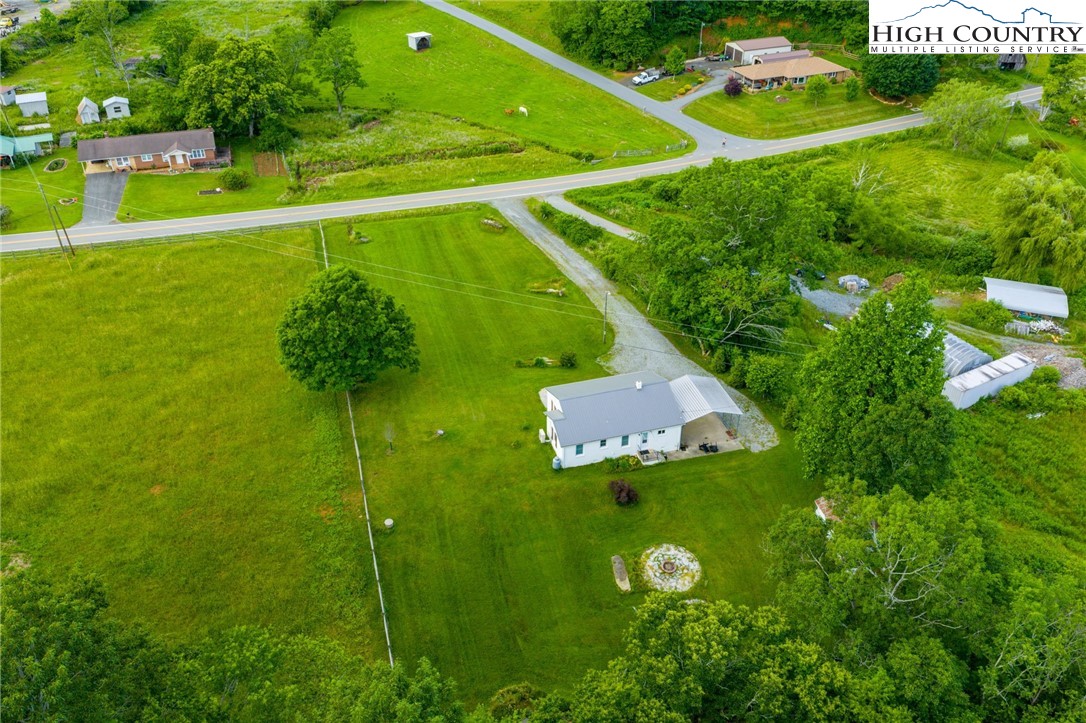 201 W Laurel Knob Road
