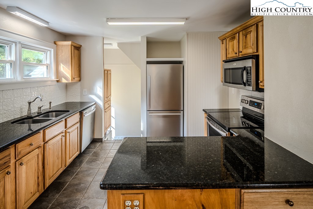 1680 Highway 194 South