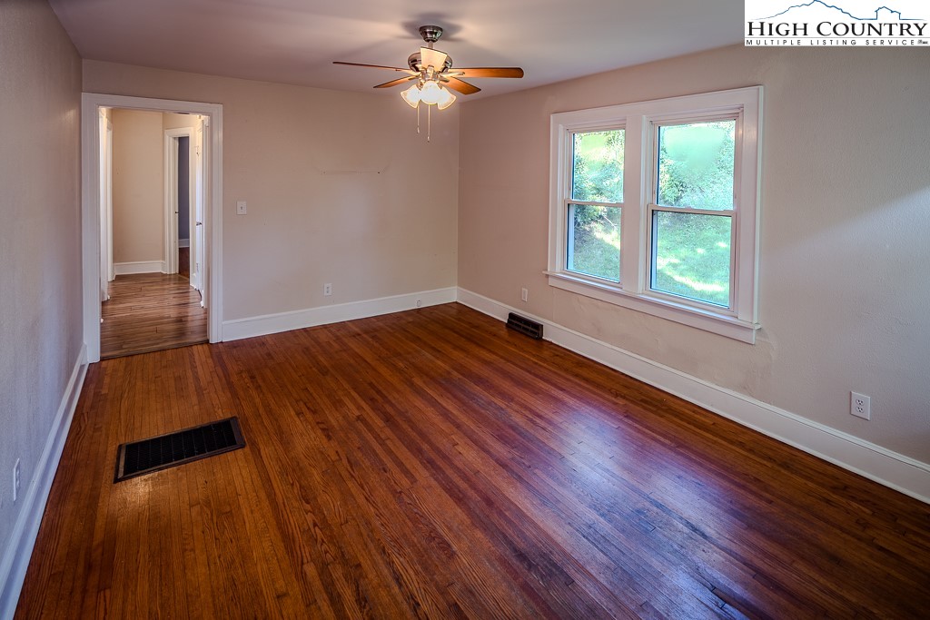 1680 Highway 194 South