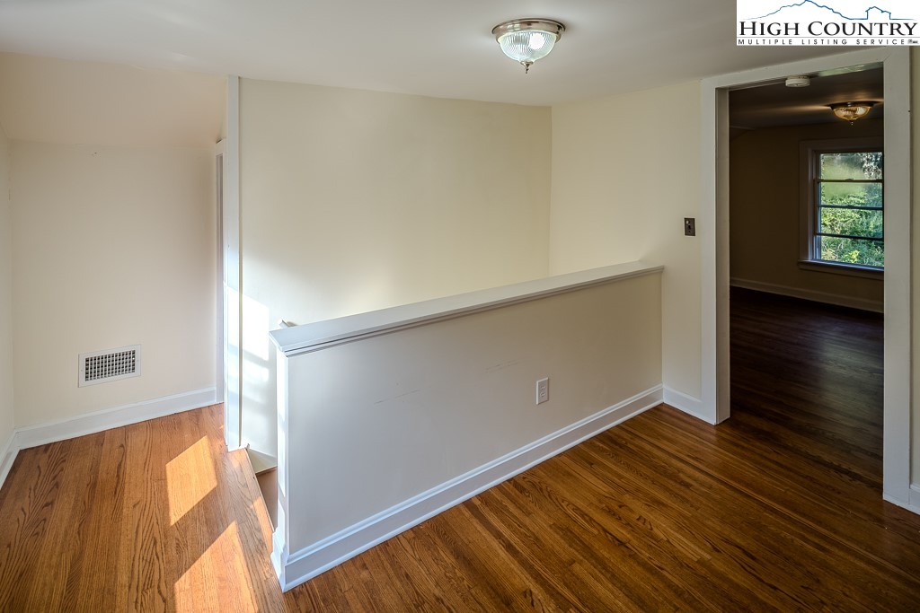 1680 Highway 194 South