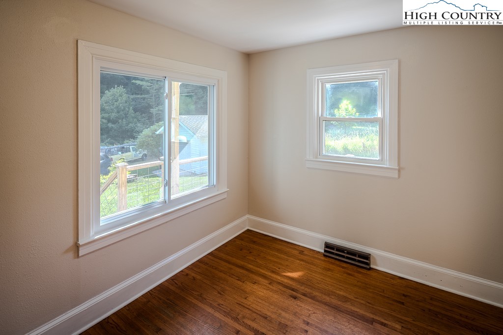 1680 Highway 194 South