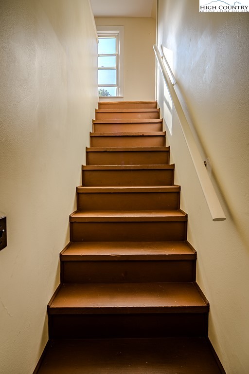 1680 Highway 194 South