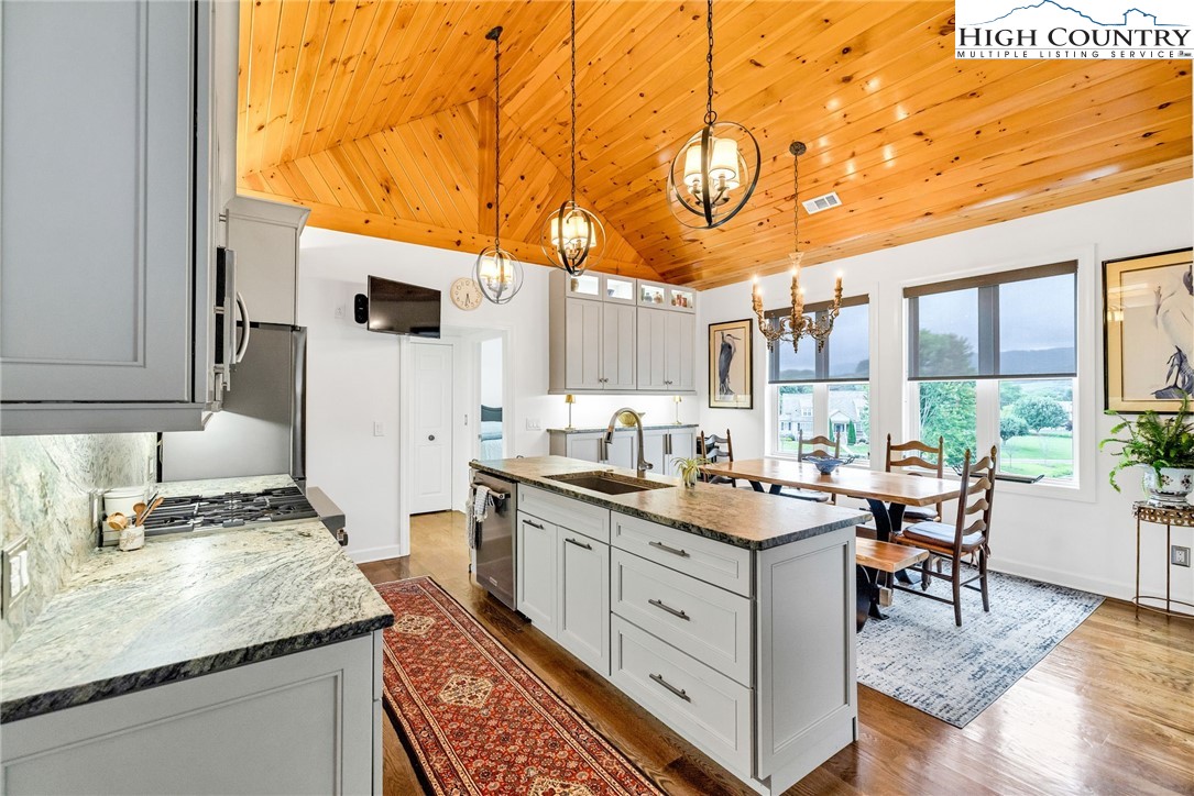 342 Birkdale Ridge