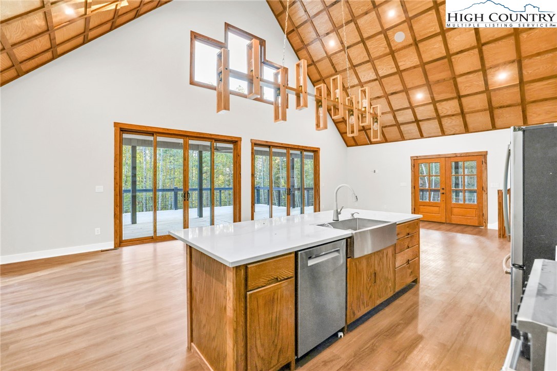 250 Noahs Ridge