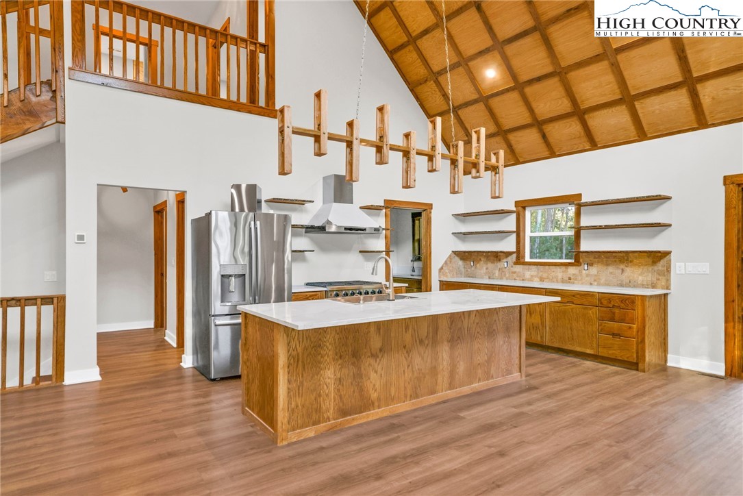 250 Noahs Ridge