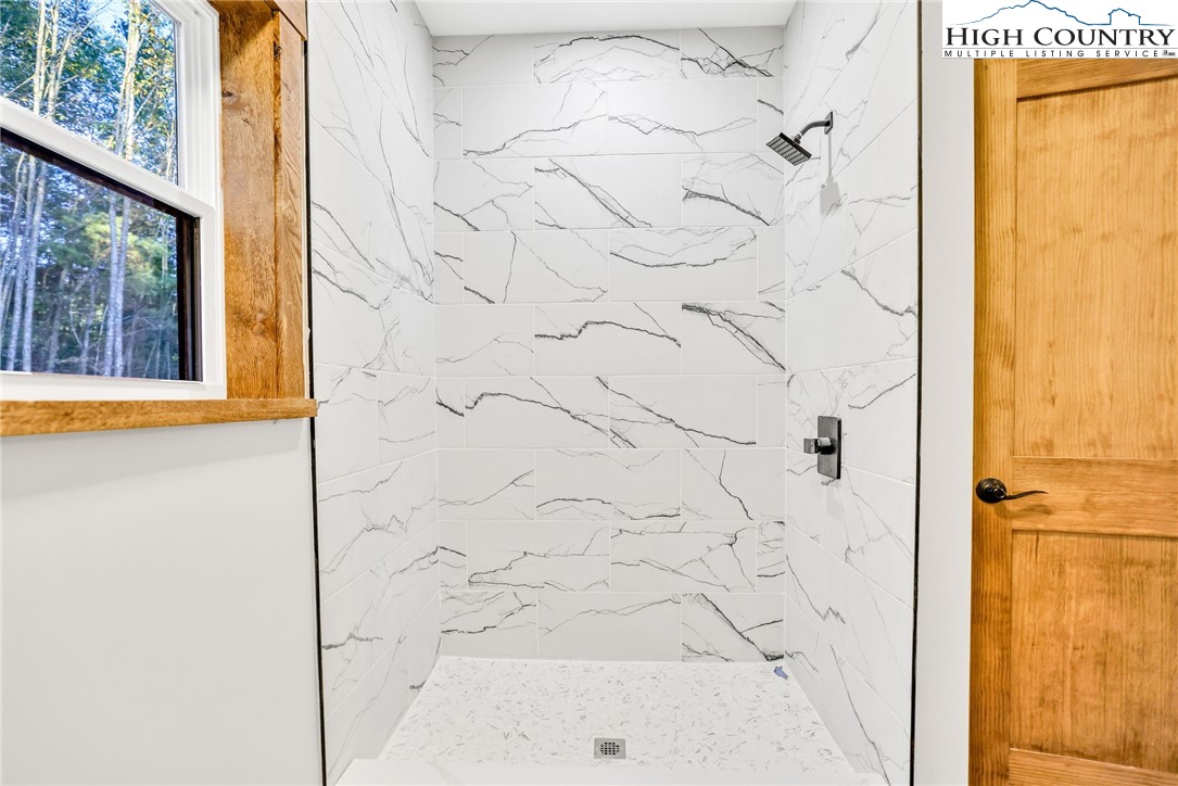 250 Noahs Ridge