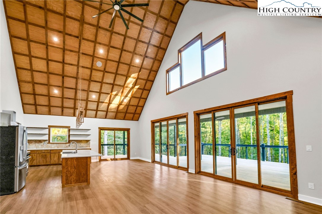 250 Noahs Ridge