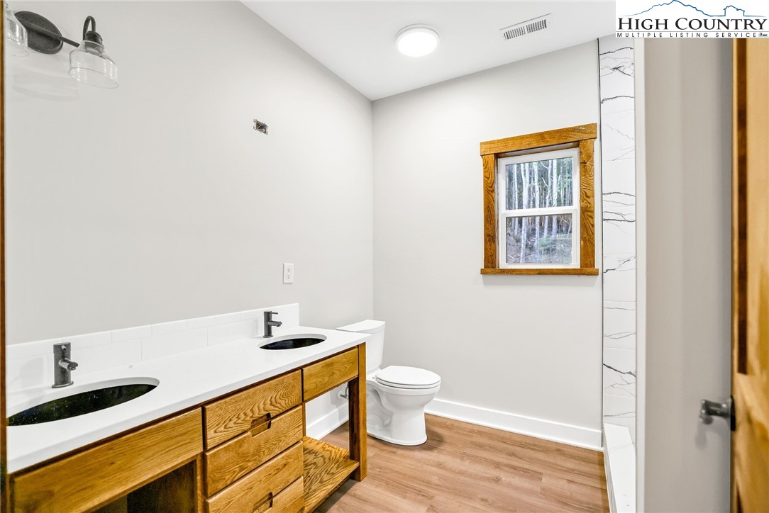 250 Noahs Ridge