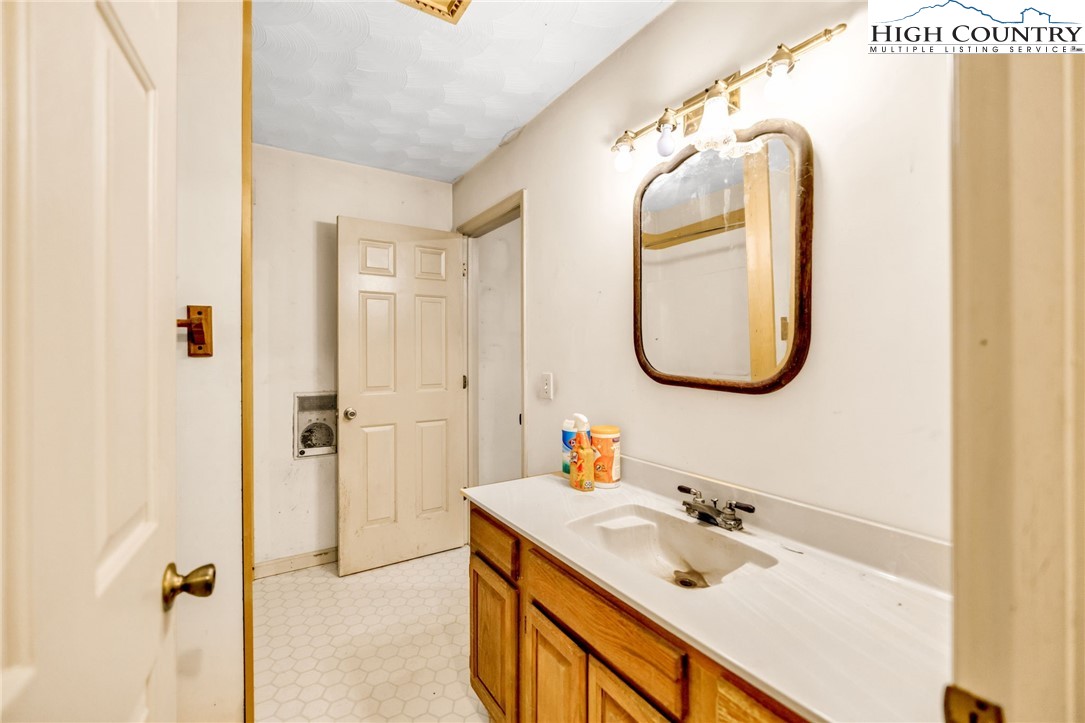 539 Four Coves Trail