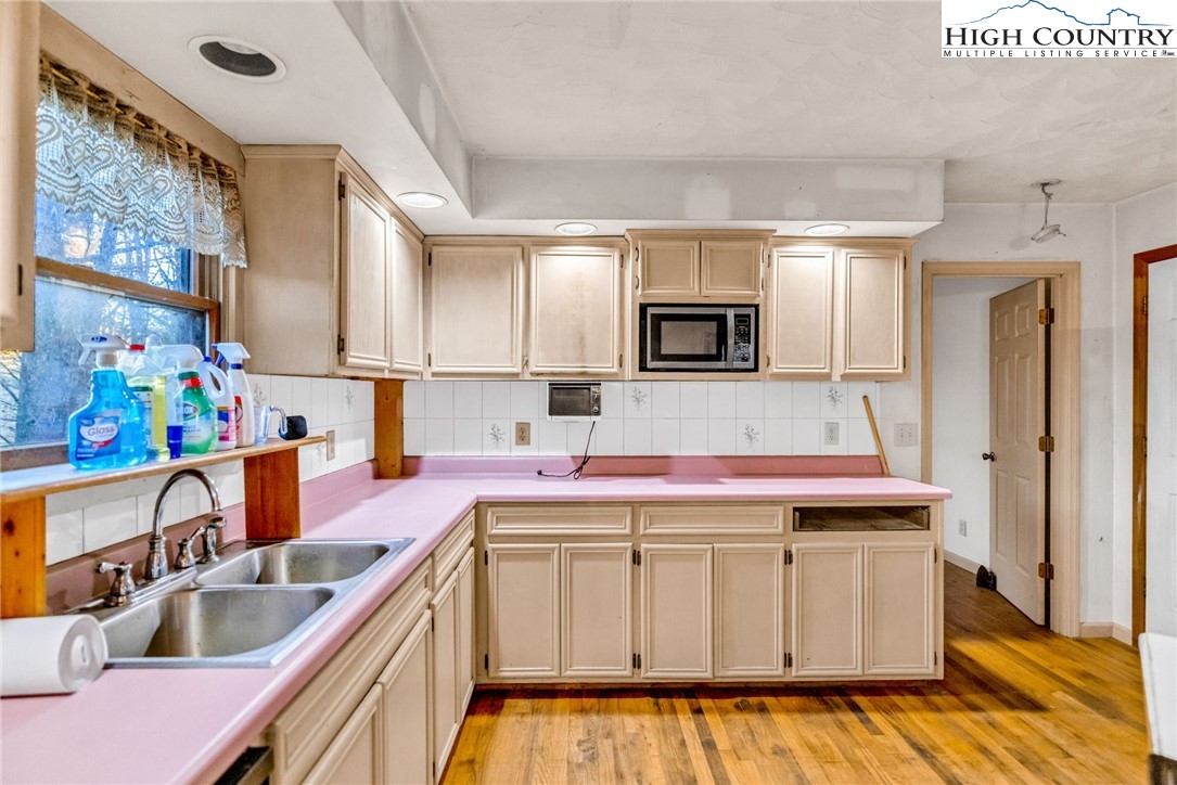 539 Four Coves Trail