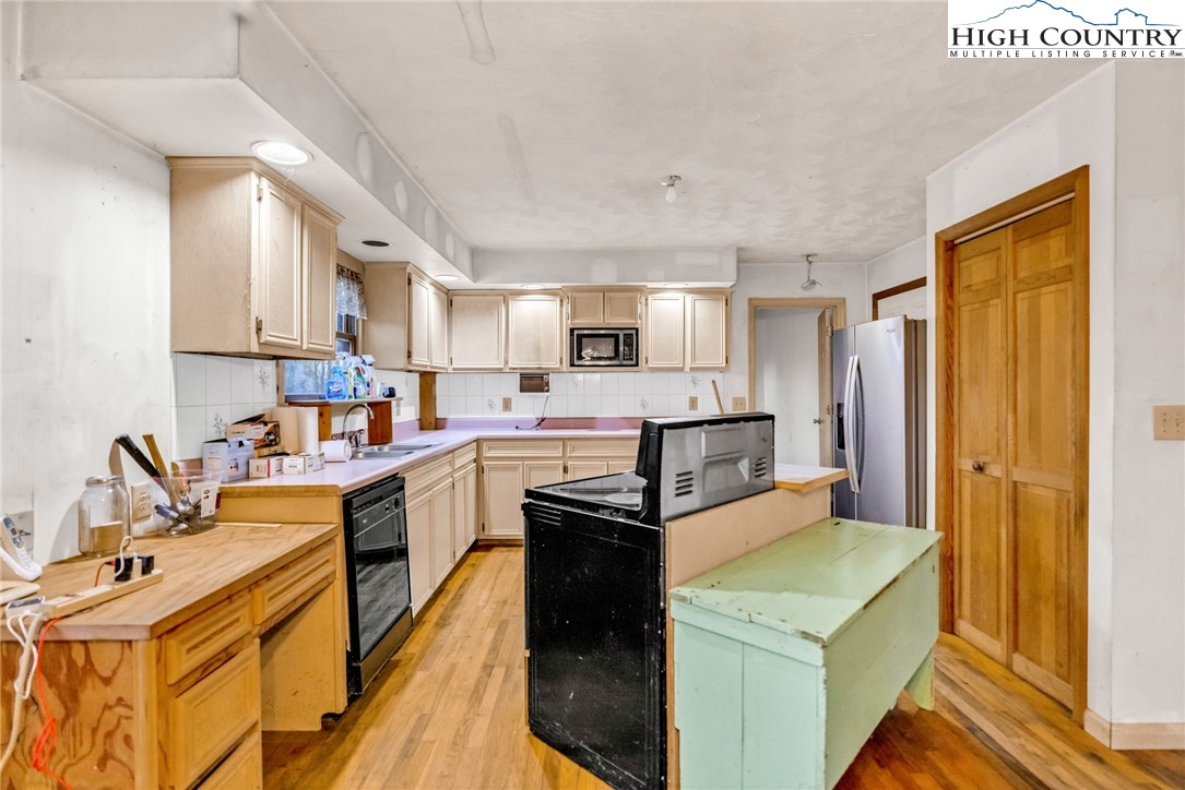 539 Four Coves Trail