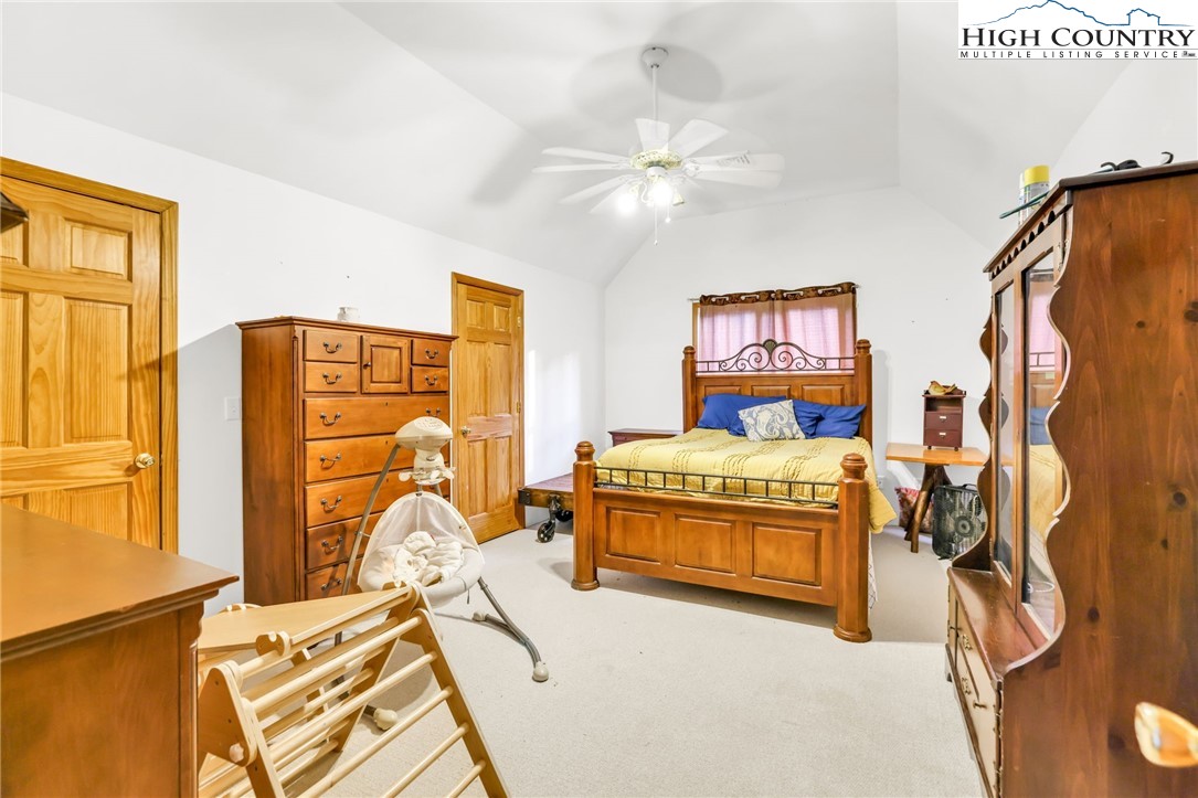 886 Jefferson Highway