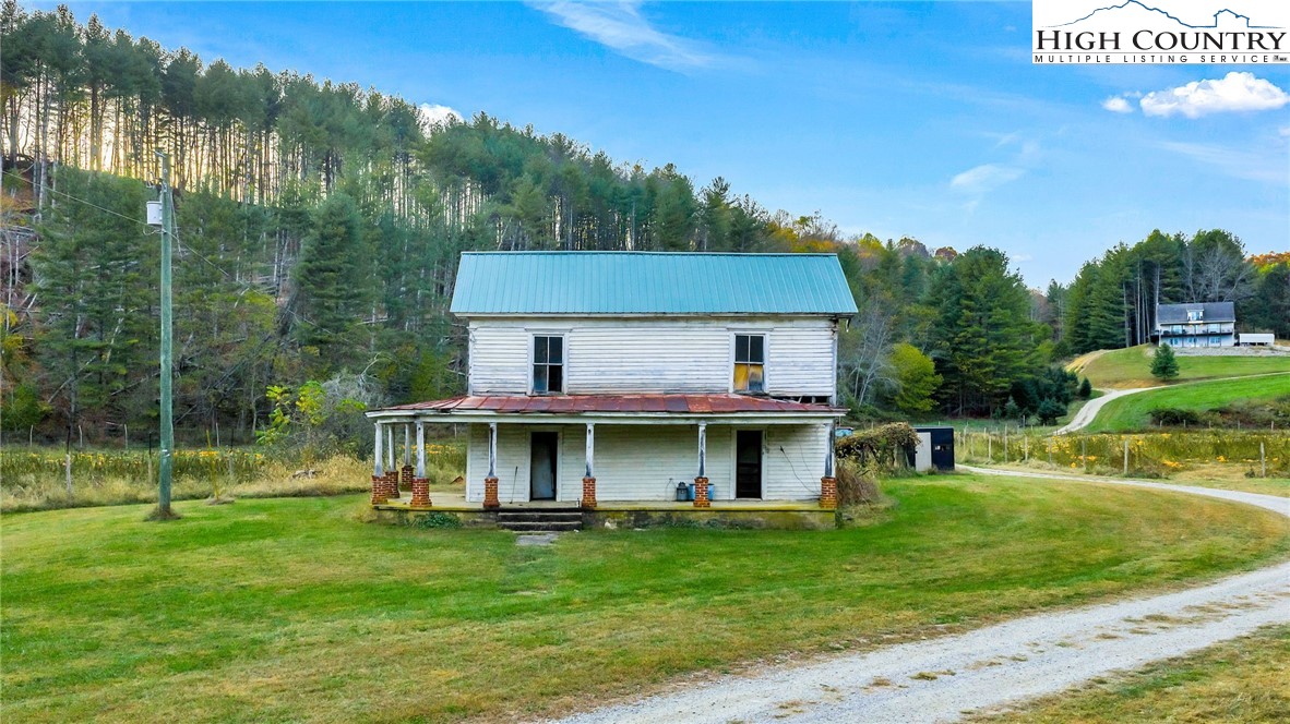 886 Jefferson Highway