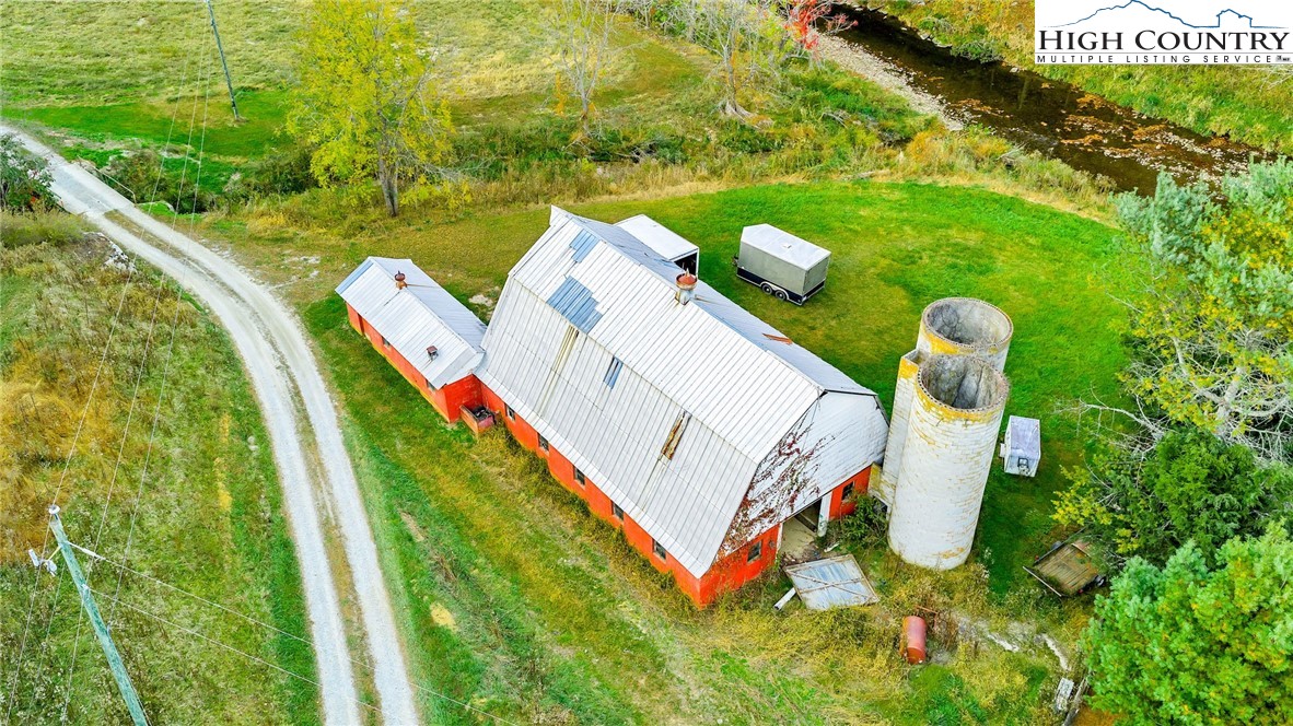 886 Jefferson Highway